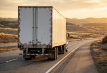 被大货车撞了找谁赔?FMCSA 联邦规则、承运人责任与多层商业保险全解-美国通