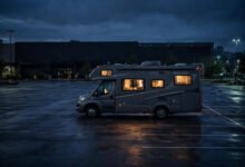 房车 Walmart 过夜停车全解：哪些店允许、先问经理与 App 查询-美国通