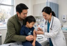 CDC 9月23日开放儿童新冠疫苗订购:2026-2027版打谁不打谁?华人家长必看的决策指南-美国通