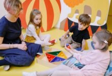在美国托儿 daycare 费用:各州差异与省钱方法-美国通