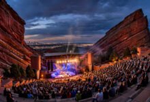 丹佛 Red Rocks 露天剧场演出票怎么买?座位、交通与抢票攻略-美国通