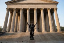 联邦法官裁定莫琳·科米复职:解雇违法违宪,司法部称将上诉-美国通
