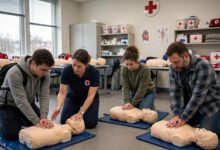 美国 CPR 急救培训去哪学?Red Cross/AHA 课程、费用证书与保姆教练要求-美国通
