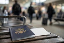 父母拿旅游签证在美国,能直接递交 I-485 办绿卡吗?-美国通