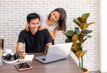 婚姻绿卡 AOS pending 期间配偶 H-1B 被裁:主申请人的身份会断吗-美国通