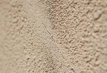 美国房子外墙 stucco 裂缝要修吗？hairline 裂缝与结构裂缝分辨全解-美国通