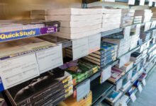 美国大学教材一本 300 美元?租书、二手与 open textbook 省钱实战-美国通