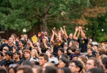 大学新生 orientation 一定要去吗?费用、缺席后果与准备清单-美国通