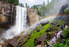 优胜美地瀑布几月水最大?Mist Trail 瀑布季:Vernal Fall 雨衣路段与防滑实务-美国通