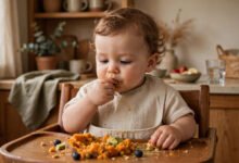 美国宝宝辅食添加全攻略：6个月信号、米粉选择与过敏引入顺序-美国通
