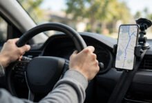 美国开车玩手机罚多少钱?各州 hands-free 法与罚款一次讲清-美国通