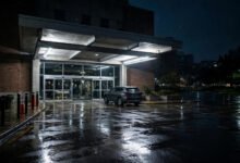 孩子半夜发烧去 ER 还是 Urgent Care？美国儿童分级就诊与费用差全解-美国通