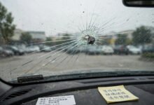 美国挡风玻璃被石子砸裂:保险 glass coverage 修还是换、自付多少-美国通