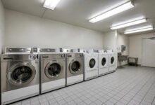 公寓公共洗衣房吞钱了找谁退:刷卡扣费、投币卡住的追回路径-美国通