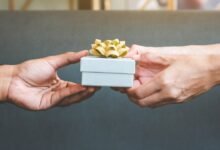 2026 年 gift tax 年免 $19,000:超了填 709,不交税但占终身额度-美国通