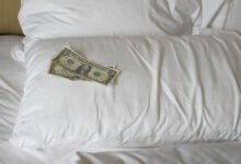 美国酒店小费给多少:housekeeping+行李员,每天放几刀-美国通