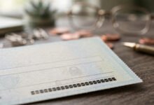 手里有张大额支票:直接兑现还是存入?Check Cashing 费用、银行 Hold 与防骗清单-美国通