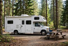 第一次租 RV 带娃:Class C 驾驶难度+营地水电桩使用指南-美国通