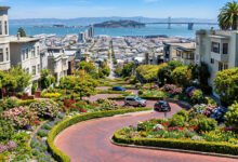 旧金山九曲花街开车下坡还是步行:Lombard Street 停车与游览攻略-美国通